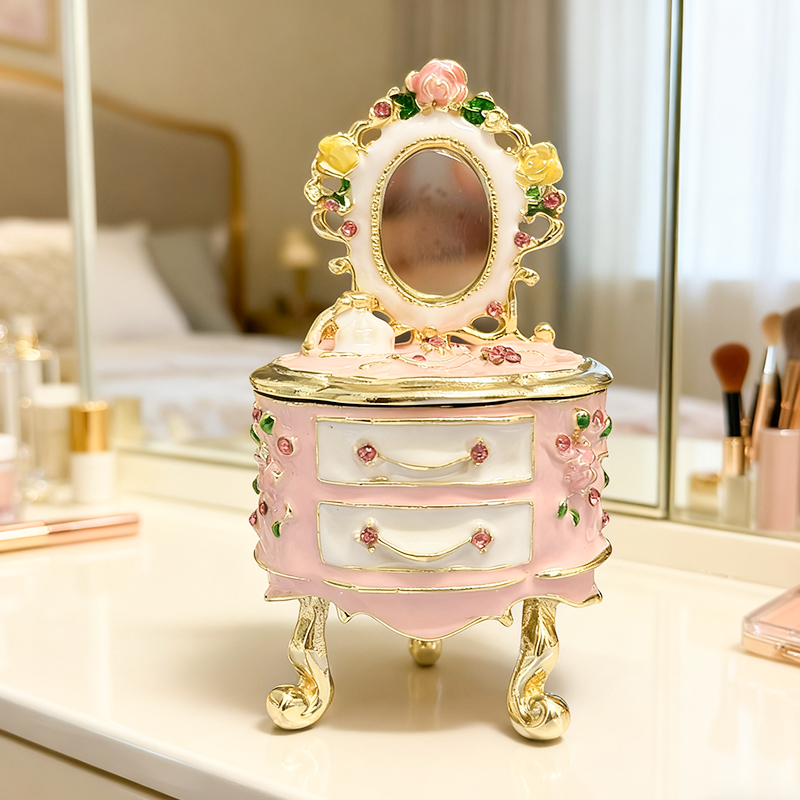 Vanity Home Decor - Petite boîte à bijoux peinte à